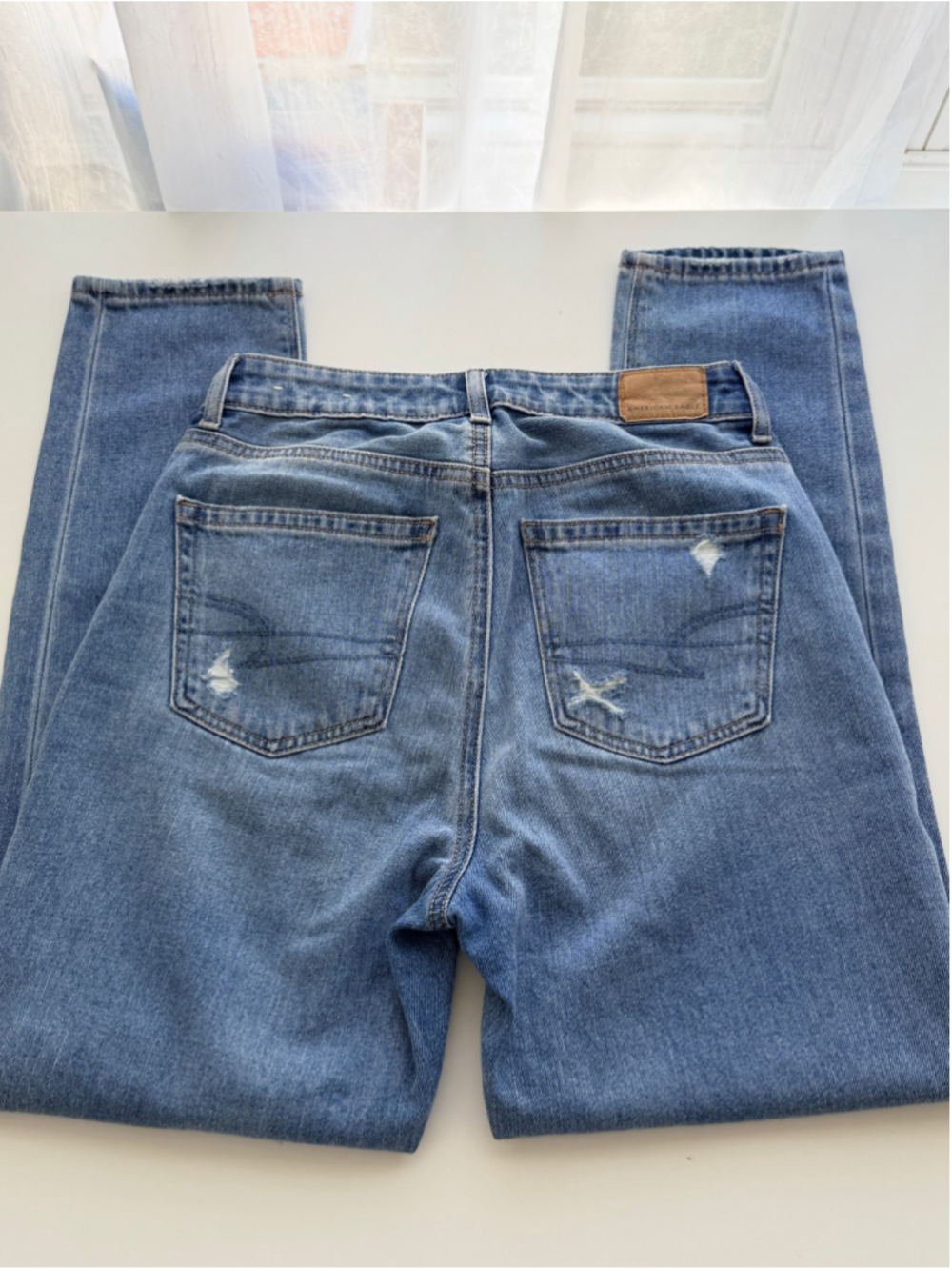 American Eagle Mom Jean Size 0 Short High Rise Distressed Ripped Jeans - Picture 5 of 10